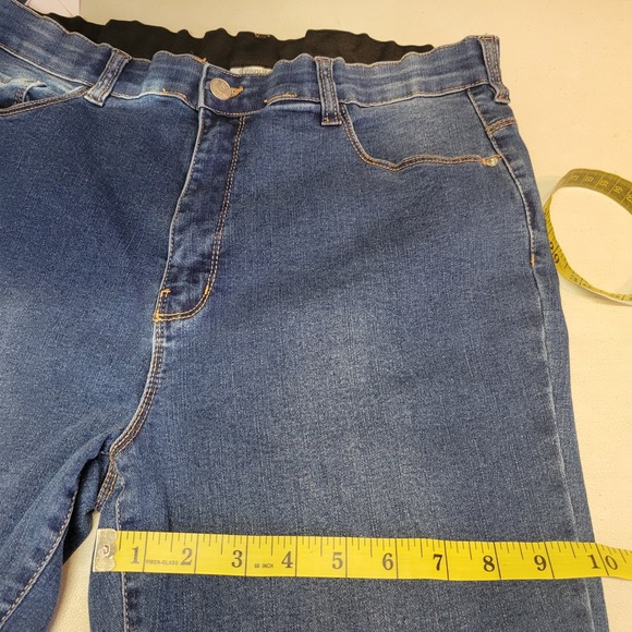 Avenue Cropped Jeans Womens 14 Blue Embroidered Beaded Frayed Hem Boho 32x20 - Picture 12 of 12